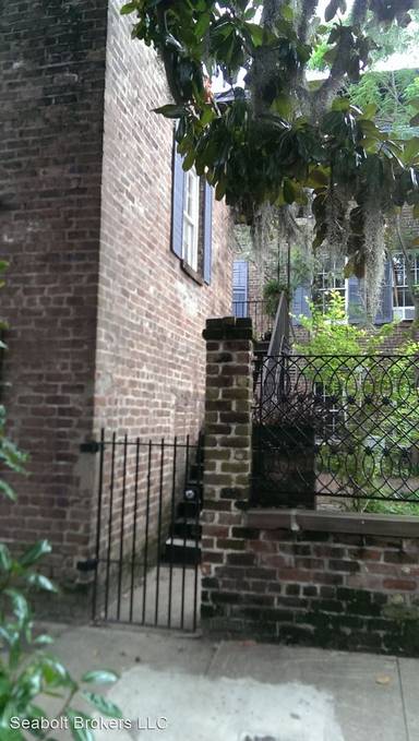 Main picture of 222 Floyd St