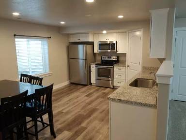 Main picture of 9689 N Spring Brg