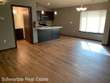 Main picture of 810 Ruud Ln