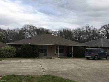 Main picture of 1001 Autumn Cir