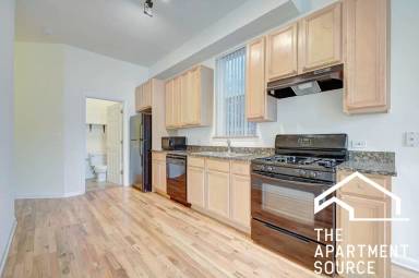 Main picture of 2636 N Halsted St