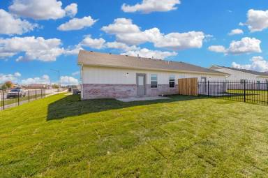 Main picture of 2349 S Spring Hill Ct