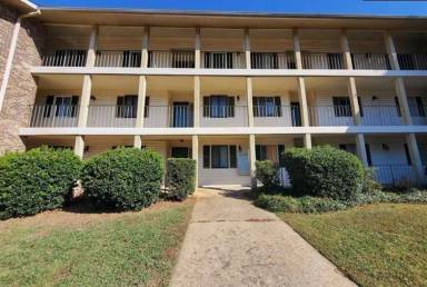 Main picture of Lexington Green Condominiums