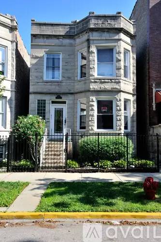 Main picture of 3230 W Hirsch St