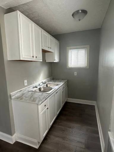 Main picture of 10610 Lamontier Ave