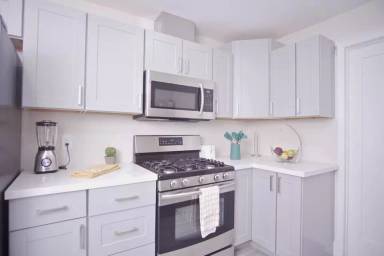 Main picture of 2543 E Brill St