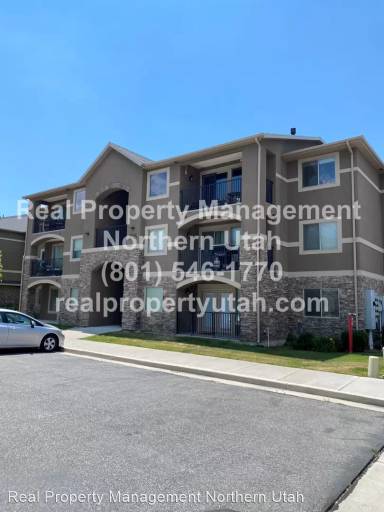 Main picture of 895 S Main St