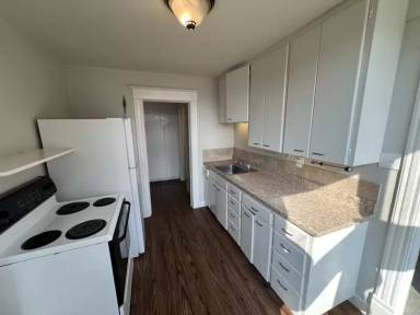 Main picture of 1102 W Sharp Ave