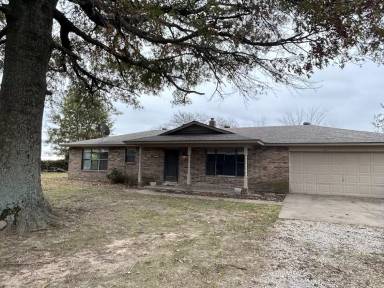 Main picture of 9755 Scoggins Rd