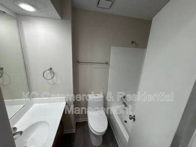 Main picture of 5716 N London Ave