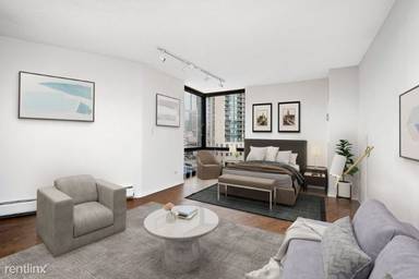 Main picture of 1120 N LaSalle Dr Apartments