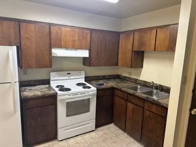 Main picture of 600 W University Ave