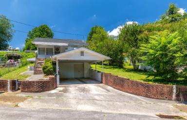 Main picture of 102 Wainwright Rd