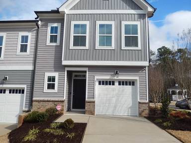 Main picture of 817 Oak Center Dr