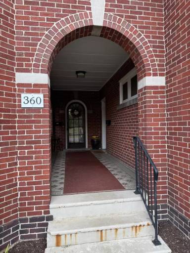 Main picture of 360 Walnut Ave SW