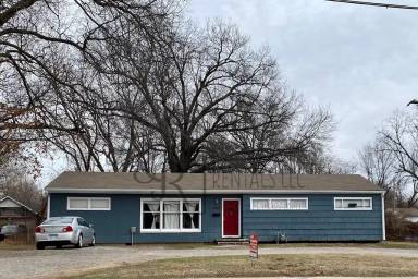 Main picture of 1919 S Joplin St