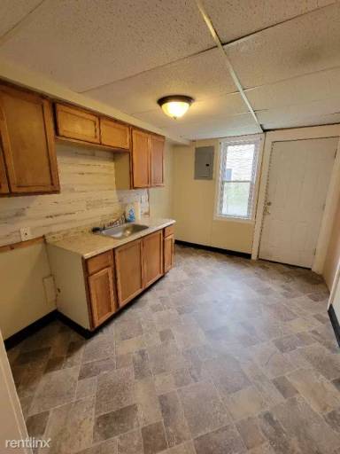 Main picture of 73 Commodore Ave