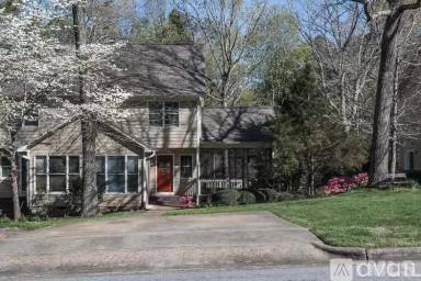 Main picture of 105 Mallard Ct