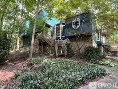 Main picture of 3880 Cedar Cliff Ct SE