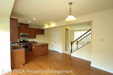 Main picture of 605 Edison Dr