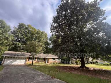 Main picture of 2301 Echo Hills Cir NE