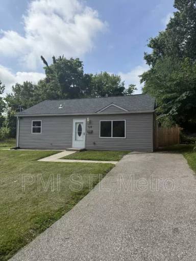 Main picture of 528 Royal Ave