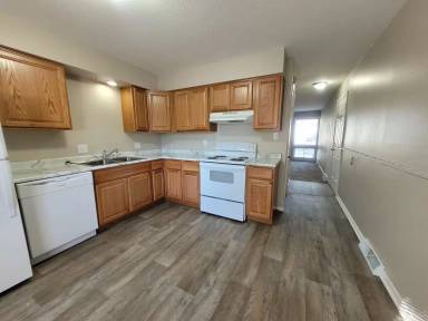 Main picture of 4613-4615 SE 3rd Ct