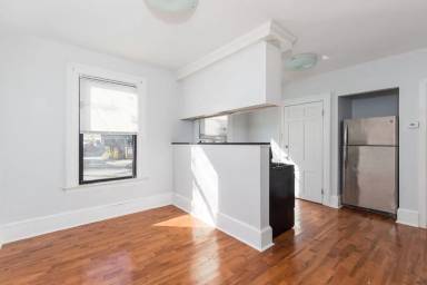 Main picture of 1371 Chapel St