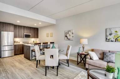 Main picture of 232 W Division St