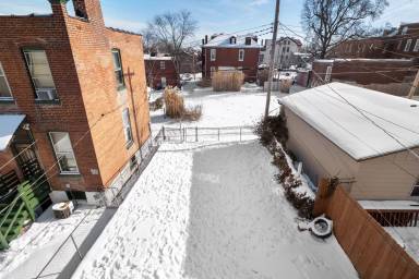 Main picture of 4140 Michigan Ave