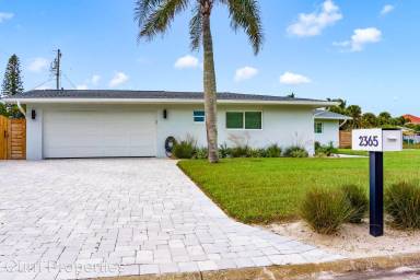 Main picture of 2365 Reef Ave