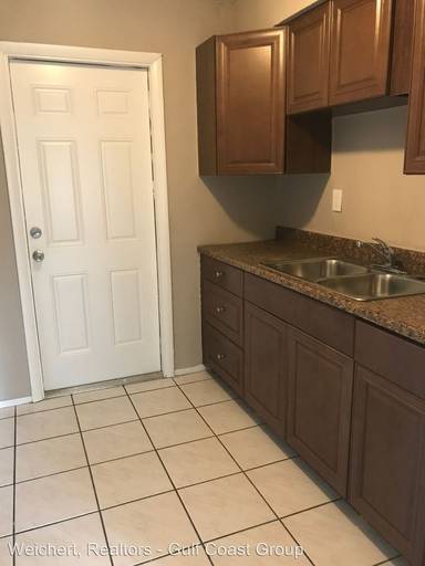 Main picture of 1954 N Pine Dr