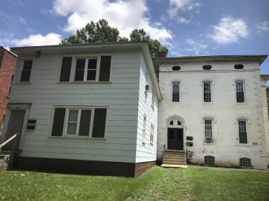 Main picture of 838 S 4th St