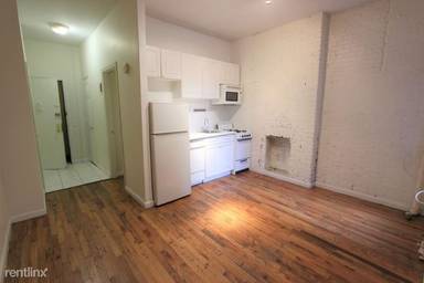 Main picture of 328 W 47th St
