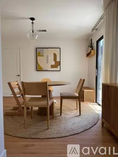 Main picture of 1436 1/2 Yosemite Dr