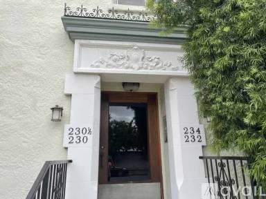 Main picture of 232 S Sycamore Ave