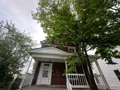 Main picture of 610 S 2nd St