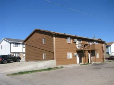 Main picture of 920 E 26th St