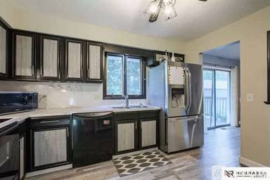 Main picture of 4214 N 84th St