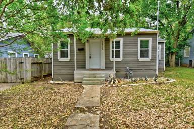 Main picture of 3715 Hollywood Ave