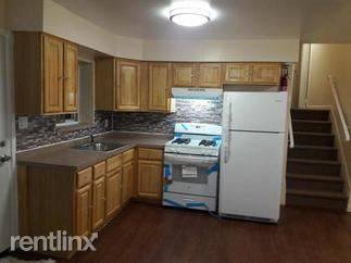 Main picture of 1245 E 69th St