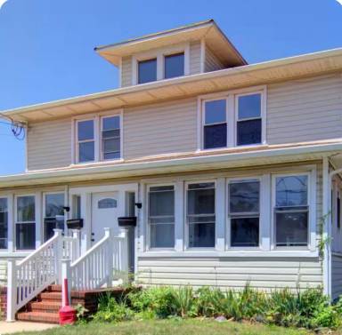 Main picture of 14 Roosevelt Ave
