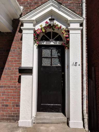 Main picture of 118 S Colonial Ave