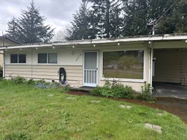 Main picture of 18015 Sunnyside Ave N