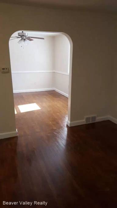 Main picture of 3 Lewis Dr