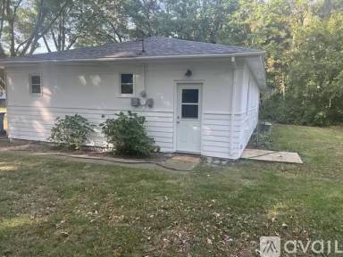 Main picture of 1745 Main St