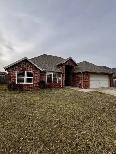 Main picture of 704 SW Crystal St