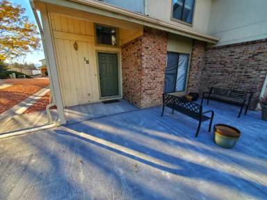 Main picture of 2675 Springside Ct