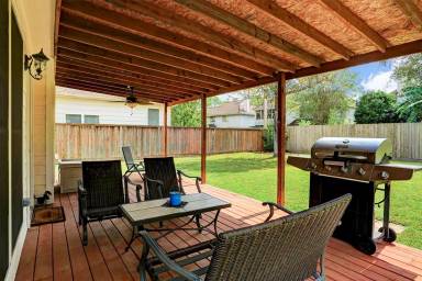 Main picture of 1438 Chestnut Springs Ln