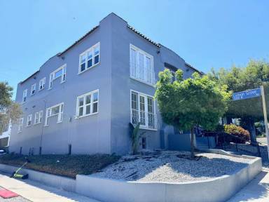 Main picture of 872 Serrano Pl